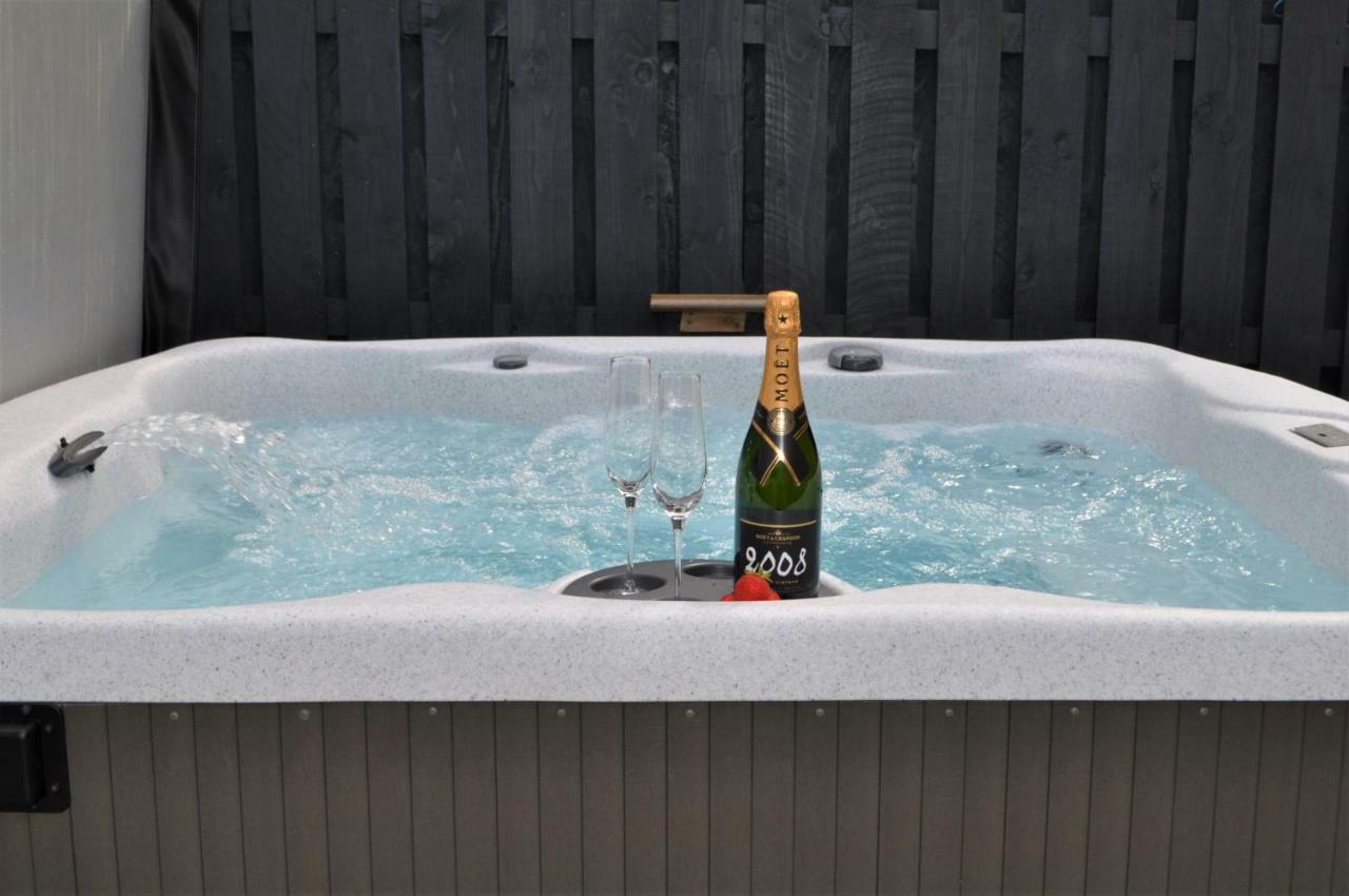 Bluebell Cottage With Hot Tub Ballachulish Bagian luar foto